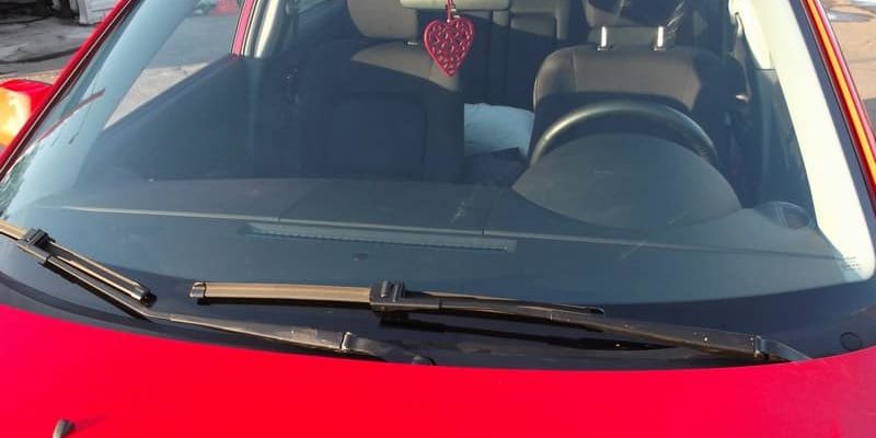 как заменить лобовое стекло на Мазда CX-5 - виды, выбор автостекла и инструкция замены