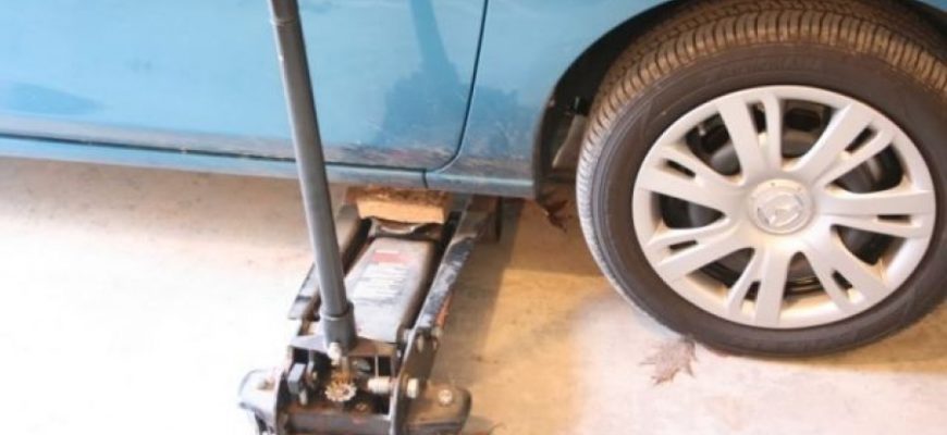 Замена масла для Мазда 2 в Москве в автосервисе “Автономия”
